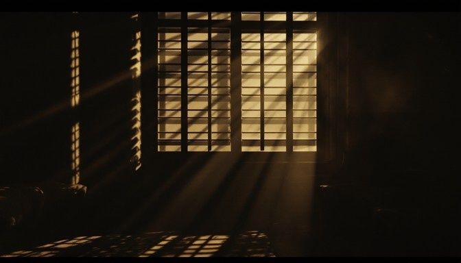 Licht und Schatten gezielt einsetzen: Wie Chiaroscuro im Film Noir Dramaturgie schafft Image